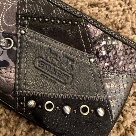 Limited Edition Madison Patchwork Wristlet - Picture 4 of 14